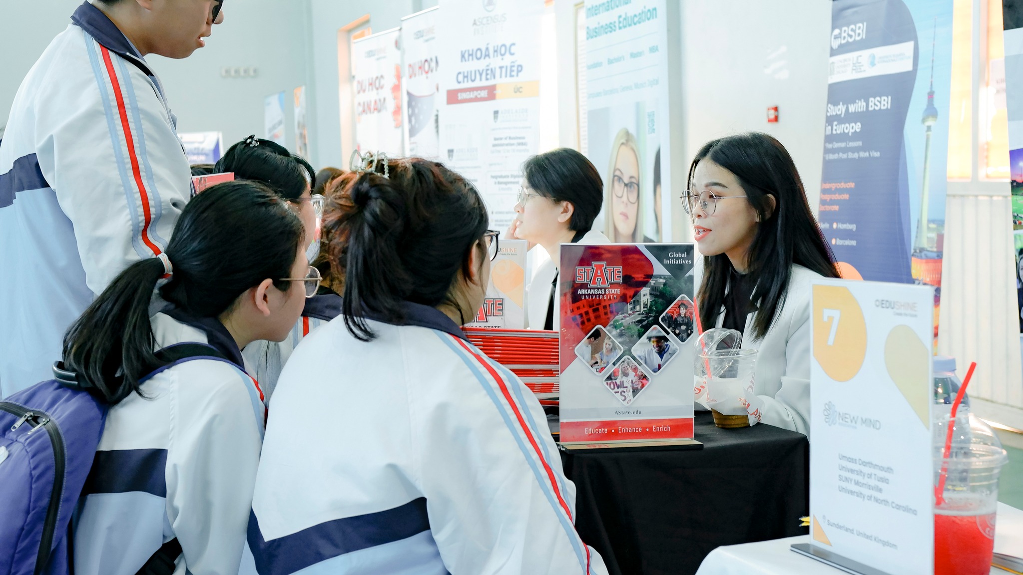 A-State tham dự Triển lãm Du học tại Trường THPT Chuyên Thái Nguyên