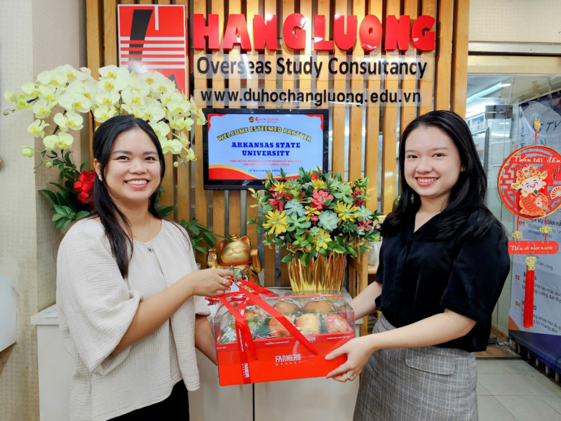 A-State Việt Nam ghé thăm Công ty Hằng Lương.