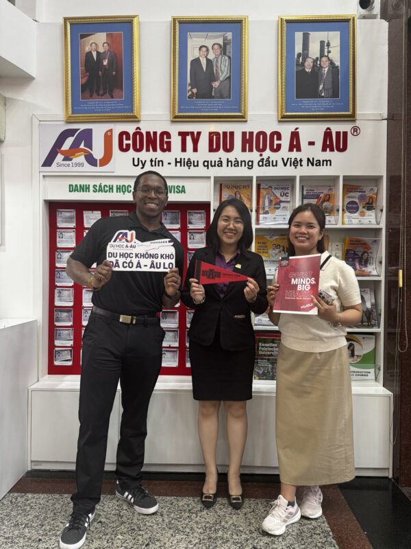 Director of International Admissions Visits Vietnam
