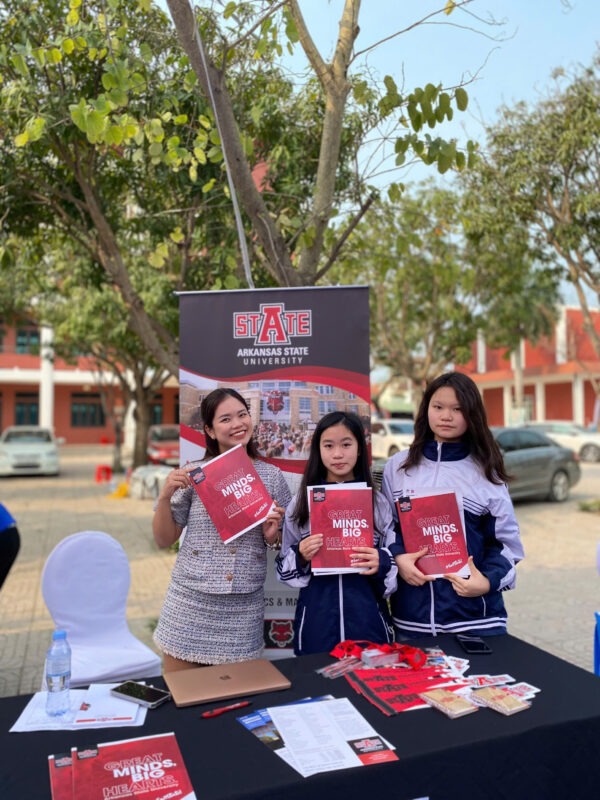 A-State ghé thăm các trường THPT tại TP. Vinh, Nghệ An