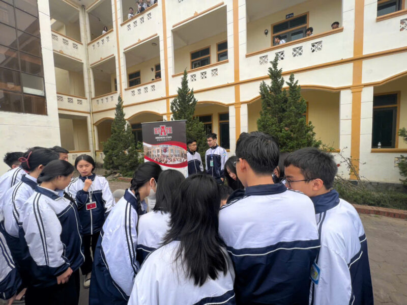 A-State ghé thăm các trường THPT tại TP. Vinh, Nghệ An