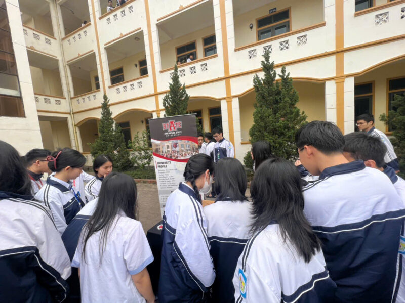 A-State ghé thăm các trường THPT tại TP. Vinh, Nghệ An