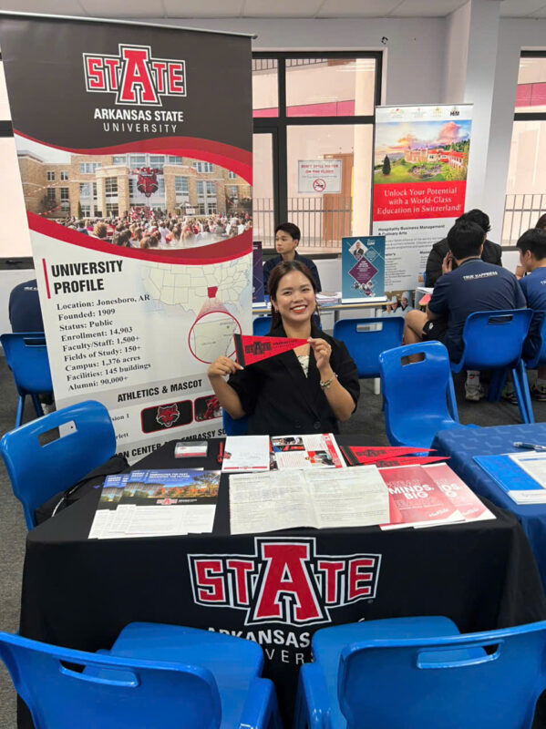 A-State ghé thăm TH School Hà Nội