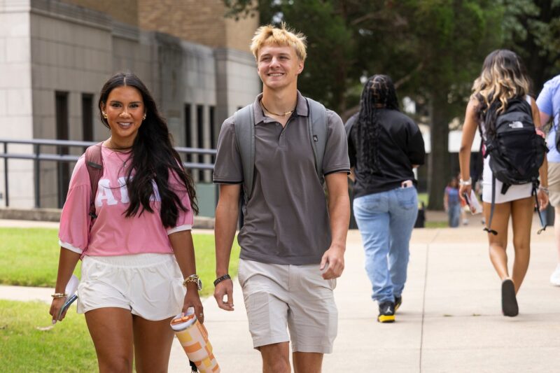 Bầu không khí học đường sôi động: Ngày đầu tiên quay trở lại Đại học Bang Arkansas kỳ Thu 2025