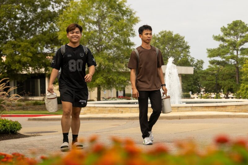 Bầu không khí học đường sôi động: Ngày đầu tiên quay trở lại Đại học Bang Arkansas kỳ Thu 2025