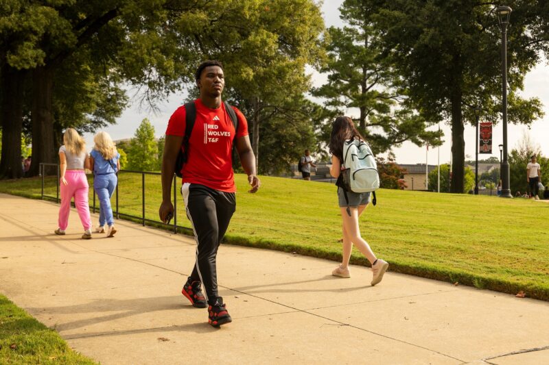 Bầu không khí học đường sôi động: Ngày đầu tiên quay trở lại Đại học Bang Arkansas kỳ Thu 2025