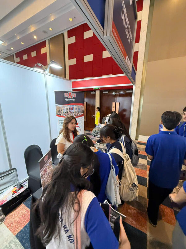 Đại học Bang Arkansas (A-State) Gặp Gỡ Học Sinh, Sinh Viên Việt Nam tại Vietnam Education Fair 2025