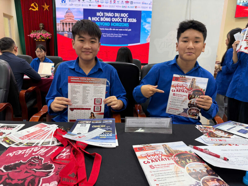 A-State tổ chức hội thảo tuyển sinh tại THPT Chuyên Bắc Giang